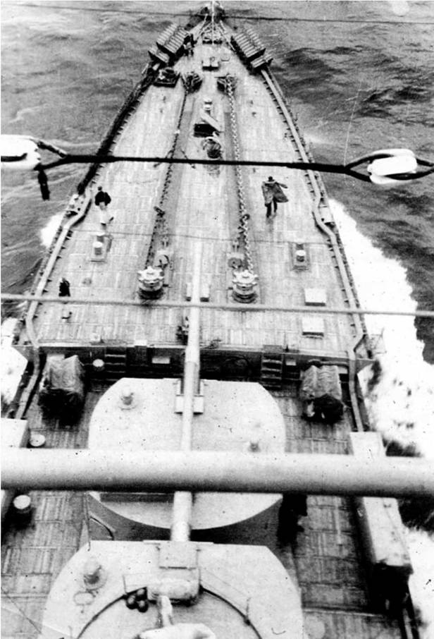 Иллюстрация к книге — Гвардейский крейсер «Красный Кавказ». [pic_157.jpg]