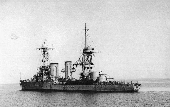 Иллюстрация к книге — Гвардейский крейсер «Красный Кавказ». [pic_162.jpg]