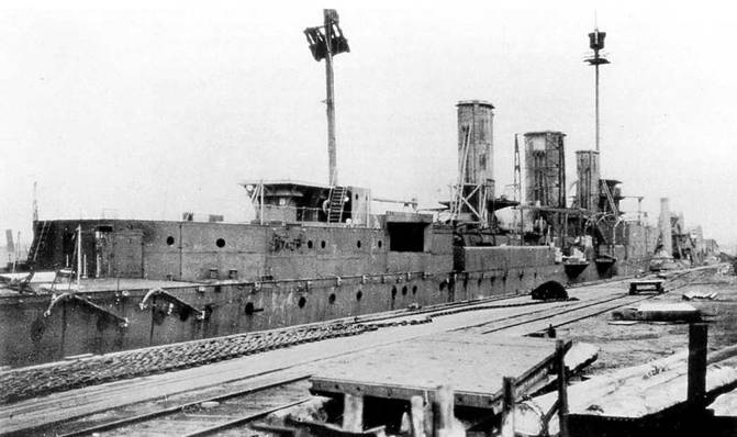 Иллюстрация к книге — Гвардейский крейсер «Красный Кавказ». [pic_42.jpg]