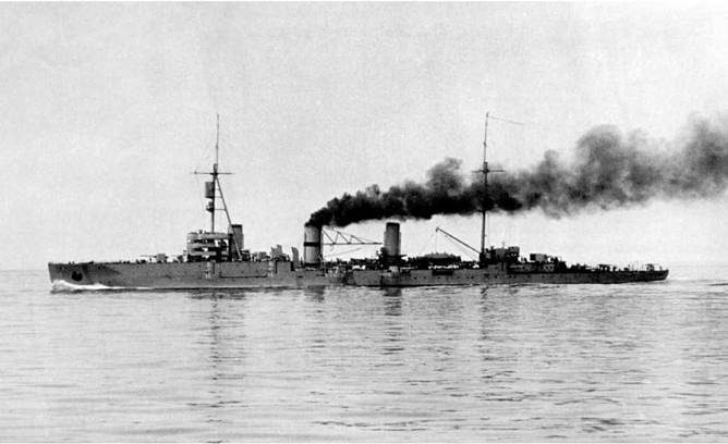 Иллюстрация к книге — Гвардейский крейсер «Красный Кавказ». [pic_93.jpg]