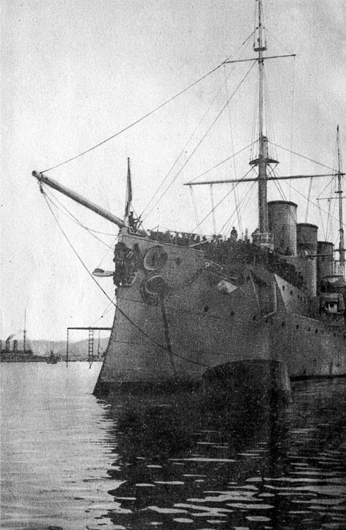 Иллюстрация к книге — Крейсер «Очаков» [pic_2.jpg]