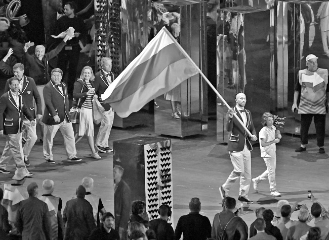 Иллюстрация к книге — Мода на русское [i_002.jpg]