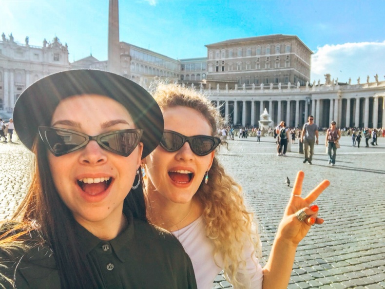 Иллюстрация к книге — Путешествие двух. Итальянские приключения. Руководство по безудержному веселью [_6.jpg]