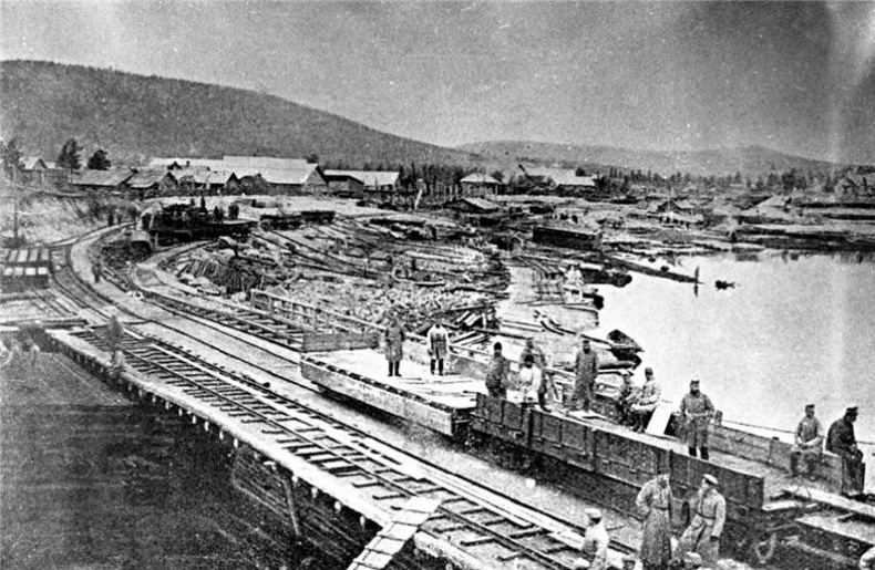 Иллюстрация к книге — Пуля для адмирала Кетлинского [_201.jpg]