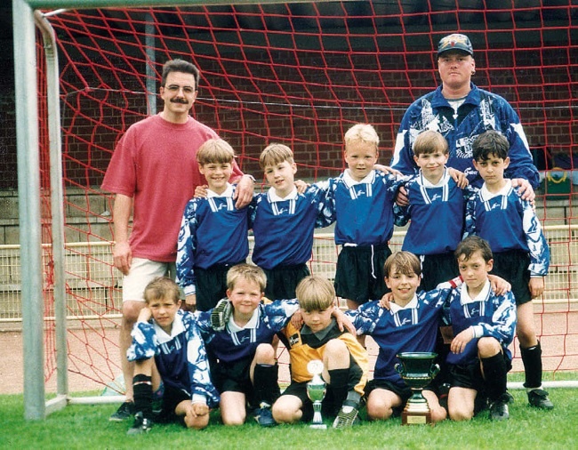 Иллюстрация к книге — Озил. Автобиография [i_004.jpg]