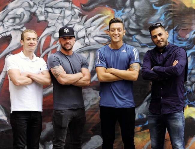 Иллюстрация к книге — Озил. Автобиография [i_010.jpg]