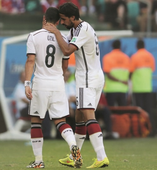 Иллюстрация к книге — Озил. Автобиография [i_026.jpg]