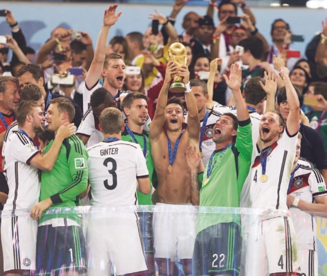 Иллюстрация к книге — Озил. Автобиография [i_032.jpg]