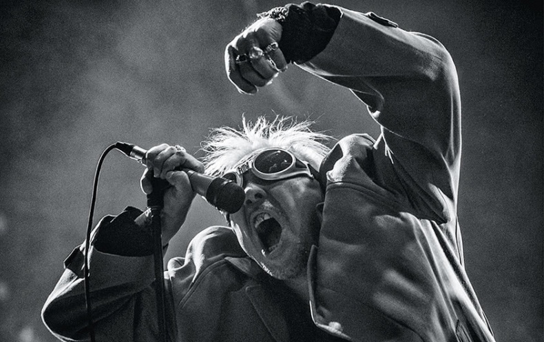 Иллюстрация к книге — Путь Горыныча. Авторизованная биография Гарика Сукачева [i_001.jpg]