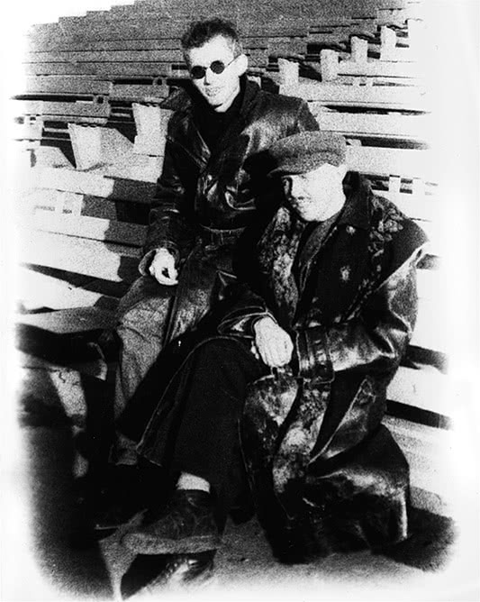 Иллюстрация к книге — Путь Горыныча. Авторизованная биография Гарика Сукачева [i_015.jpg]