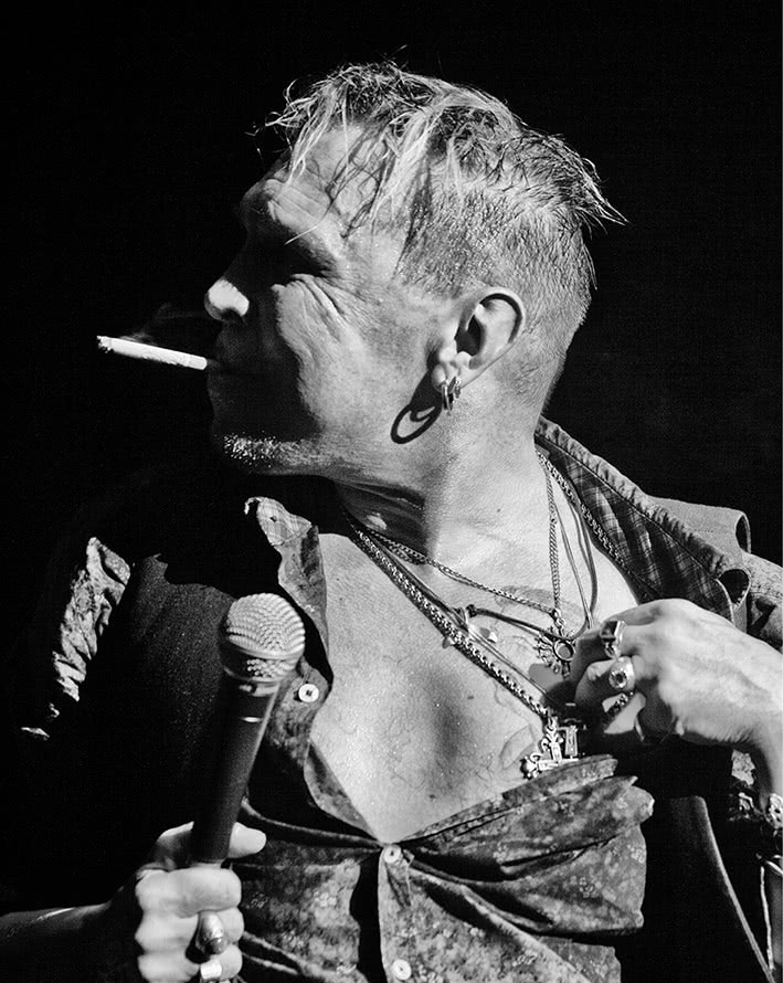 Иллюстрация к книге — Путь Горыныча. Авторизованная биография Гарика Сукачева [i_017.jpg]