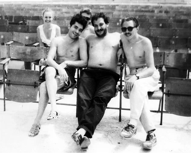 Иллюстрация к книге — Путь Горыныча. Авторизованная биография Гарика Сукачева [i_033.jpg]