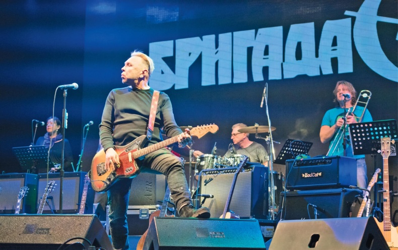 Иллюстрация к книге — Путь Горыныча. Авторизованная биография Гарика Сукачева [i_047.jpg]