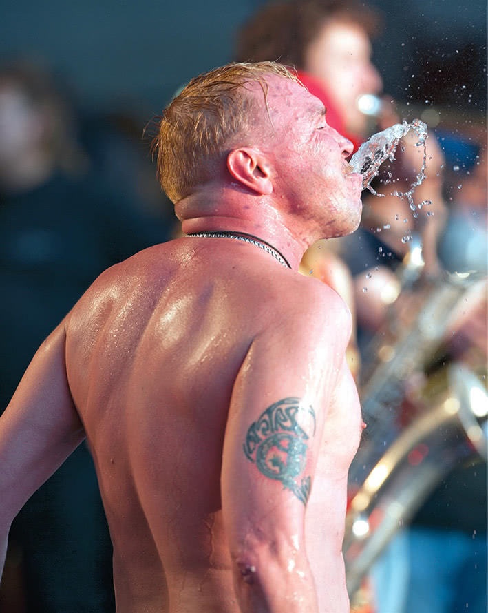 Иллюстрация к книге — Путь Горыныча. Авторизованная биография Гарика Сукачева [i_065.jpg]