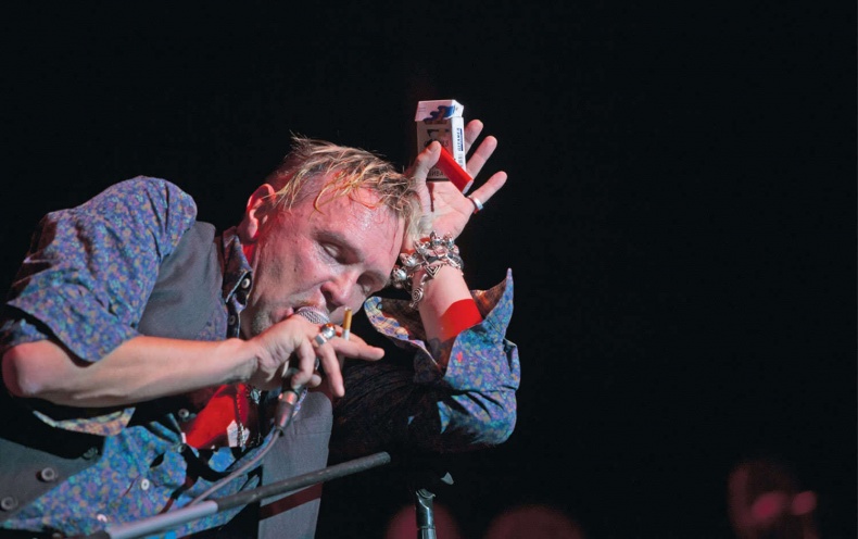 Иллюстрация к книге — Путь Горыныча. Авторизованная биография Гарика Сукачева [i_073.jpg]