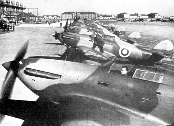 Иллюстрация к книге — «Ураганный» истребитель. «Харрикейны» в бою [i_019.jpg]