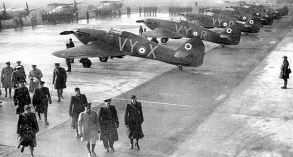 Иллюстрация к книге — «Ураганный» истребитель. «Харрикейны» в бою [i_050.jpg]