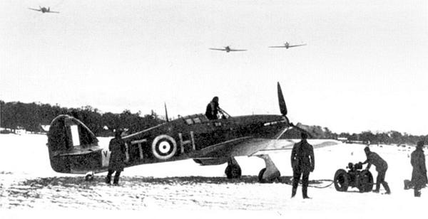 Иллюстрация к книге — «Ураганный» истребитель. «Харрикейны» в бою [i_076.jpg]