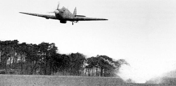 Иллюстрация к книге — «Ураганный» истребитель. «Харрикейны» в бою [i_083.jpg]