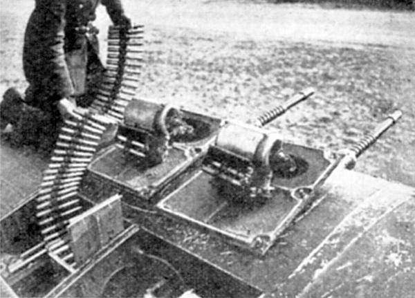 Иллюстрация к книге — «Ураганный» истребитель. «Харрикейны» в бою [i_087.jpg]