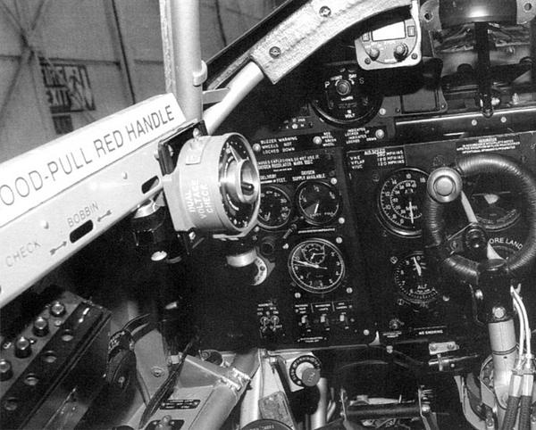 Иллюстрация к книге — «Ураганный» истребитель. «Харрикейны» в бою [i_092.jpg]