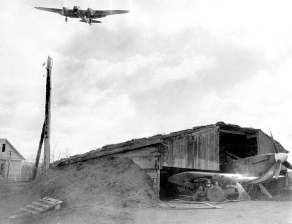 Иллюстрация к книге — «Ураганный» истребитель. «Харрикейны» в бою [i_108.jpg]