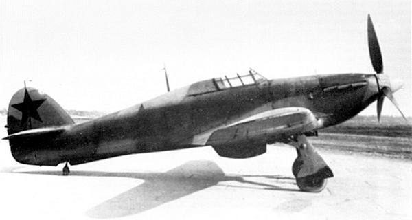 Иллюстрация к книге — «Ураганный» истребитель. «Харрикейны» в бою [i_128.jpg]