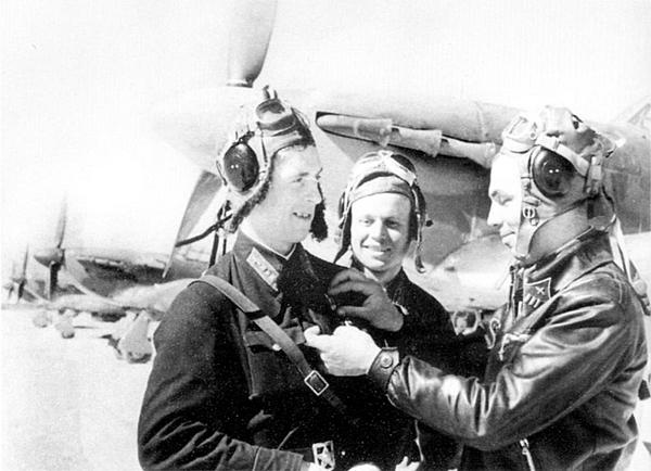 Иллюстрация к книге — «Ураганный» истребитель. «Харрикейны» в бою [i_130.jpg]