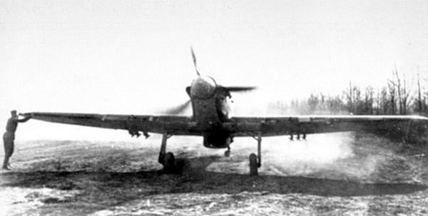 Иллюстрация к книге — «Ураганный» истребитель. «Харрикейны» в бою [i_133.jpg]