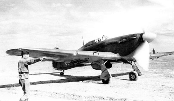 Иллюстрация к книге — «Ураганный» истребитель. «Харрикейны» в бою [i_134.jpg]