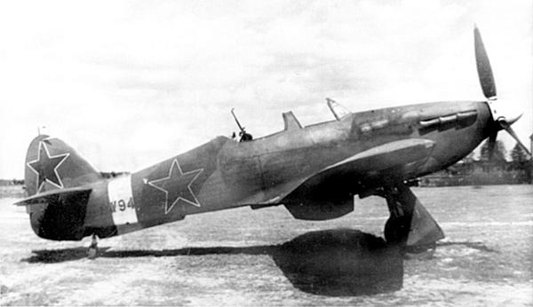 Иллюстрация к книге — «Ураганный» истребитель. «Харрикейны» в бою [i_177.jpg]