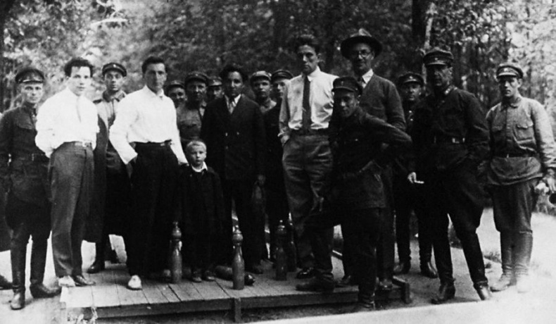 Иллюстрация к книге — Главная тайна горлана-главаря. Книга 4. Сошедший сам [_464.jpg]