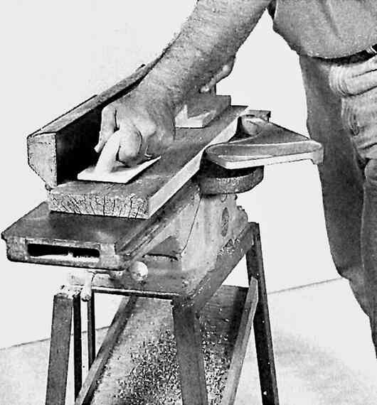 Иллюстрация к книге — Работы по дереву. Мебель для дома своими руками [i_014.jpg]