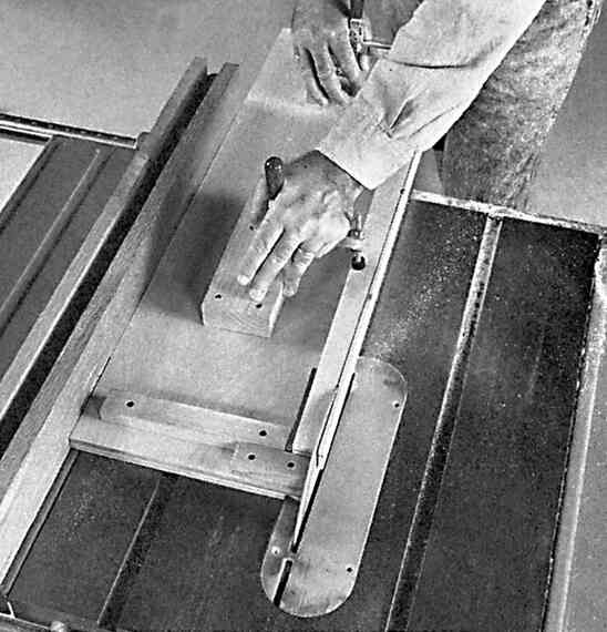 Иллюстрация к книге — Работы по дереву. Мебель для дома своими руками [i_032.jpg]