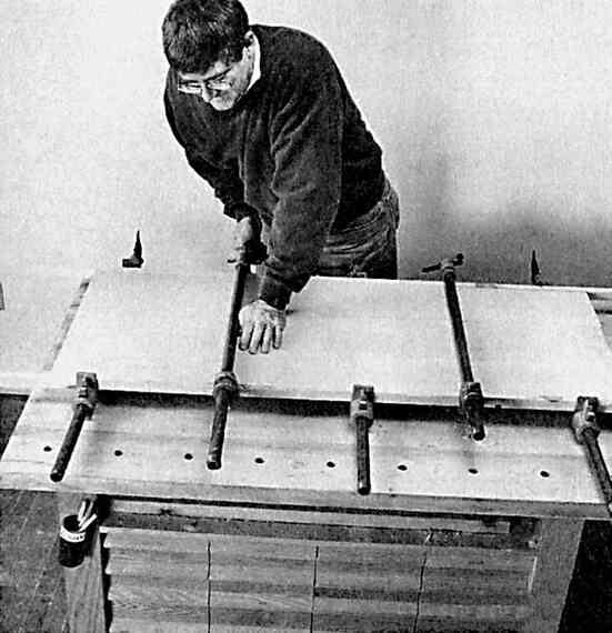 Иллюстрация к книге — Работы по дереву. Мебель для дома своими руками [i_054.jpg]