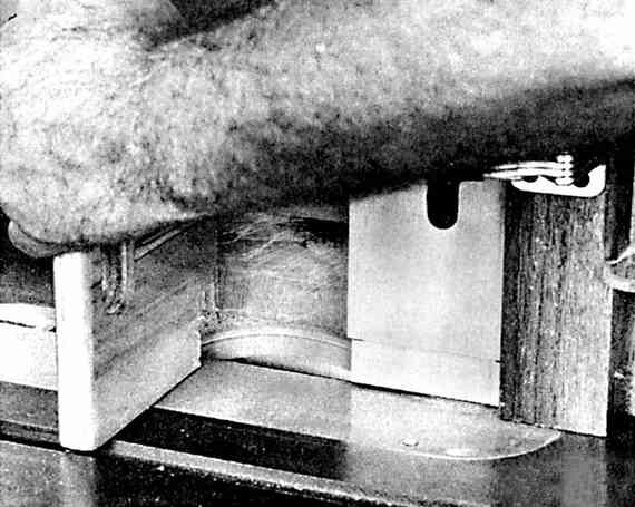 Иллюстрация к книге — Работы по дереву. Мебель для дома своими руками [i_070.jpg]