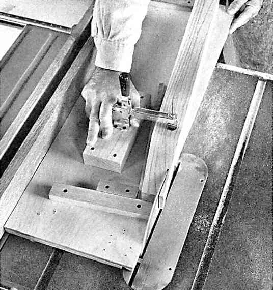 Иллюстрация к книге — Работы по дереву. Мебель для дома своими руками [i_090.jpg]