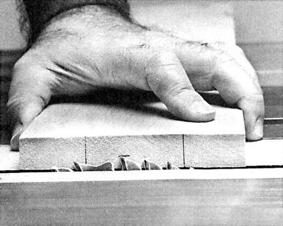 Иллюстрация к книге — Работы по дереву. Мебель для дома своими руками [i_122.jpg]