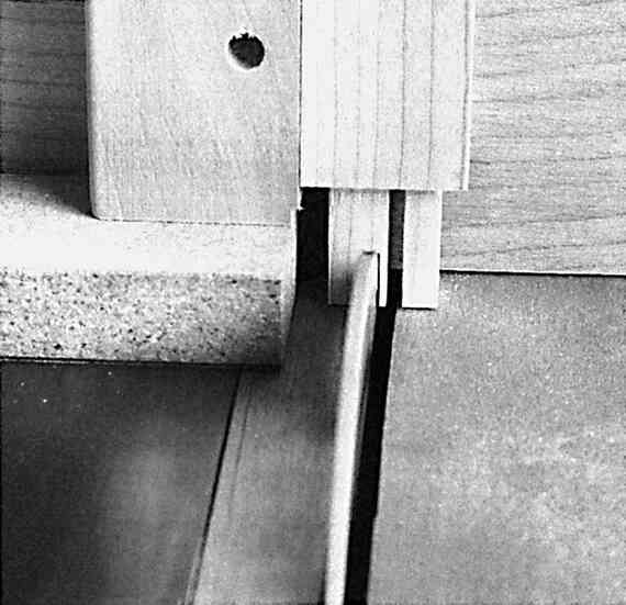 Иллюстрация к книге — Работы по дереву. Мебель для дома своими руками [i_142.jpg]