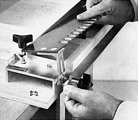 Иллюстрация к книге — Работы по дереву. Мебель для дома своими руками [i_153.jpg]