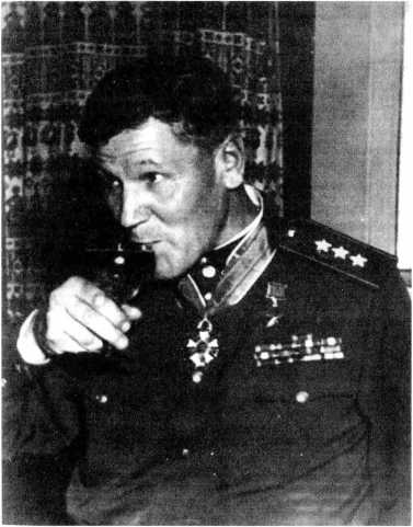 Иллюстрация к книге — Годы и войны [i_013.jpg]