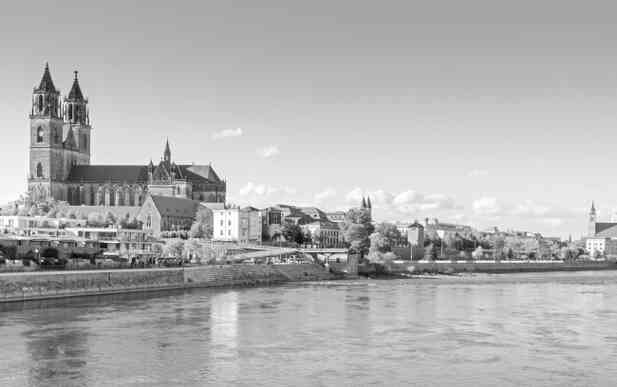 Иллюстрация к книге — Незримая битва сверхдержав [i_002.jpg]