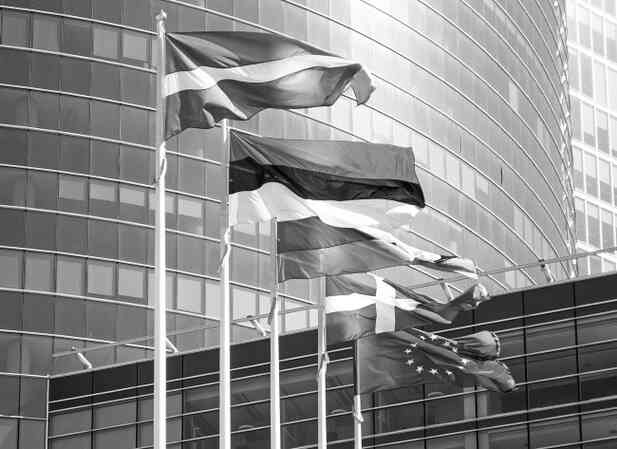 Иллюстрация к книге — Незримая битва сверхдержав [i_042.jpg]