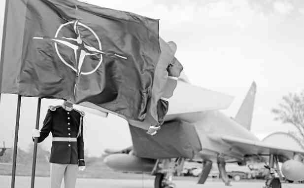 Иллюстрация к книге — Незримая битва сверхдержав [i_044.jpg]