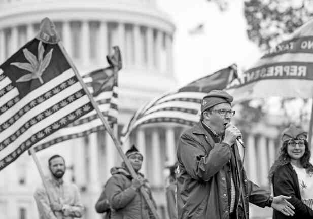 Иллюстрация к книге — Незримая битва сверхдержав [i_088.jpg]