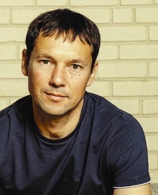 Иллюстрация к книге — Девушка по имени Москва [i_011.jpg]