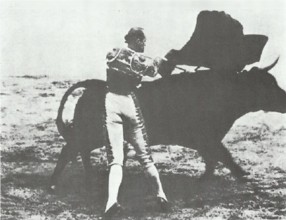 Иллюстрация к книге — Смерть после полудня [i_020.jpg]