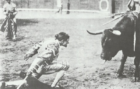 Иллюстрация к книге — Смерть после полудня [i_043.jpg]