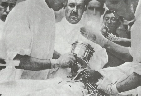 Иллюстрация к книге — Смерть после полудня [i_049.jpg]