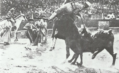 Иллюстрация к книге — Смерть после полудня [i_071.jpg]